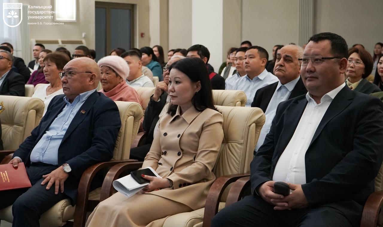 Представители ДГУ приняли участие в торжественных мероприятиях КалмГУ