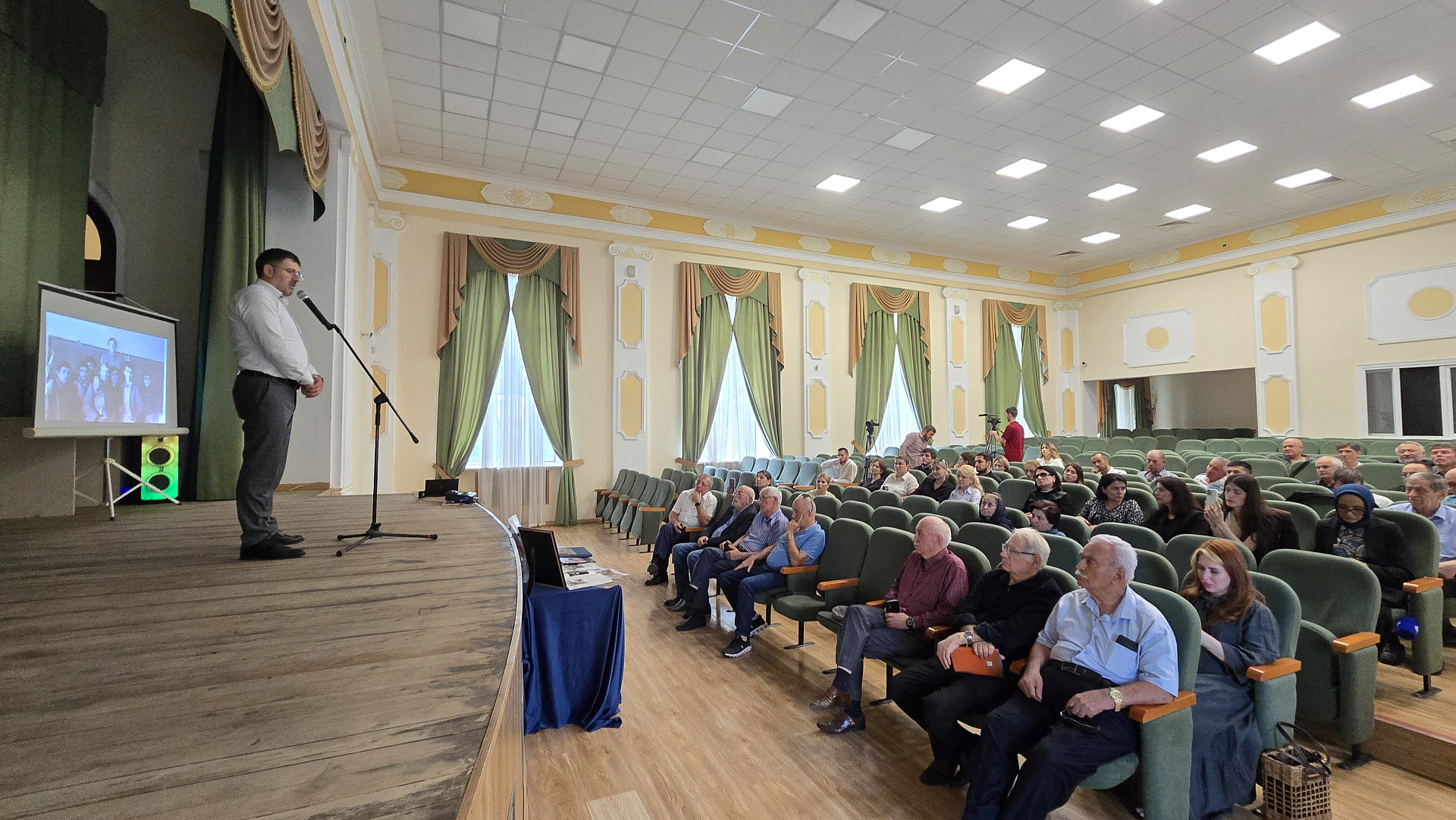 В ДГУ прошел вечер памяти Алика Абдулгамидова